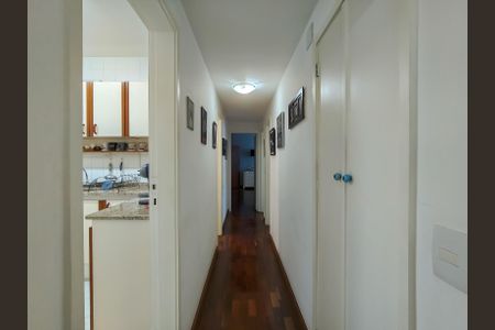 Apartamento à venda com 124m², 4 quartos e 1 vagaCorredor