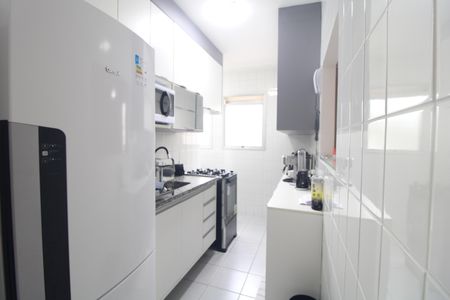 Cozinha de apartamento à venda com 2 quartos, 46m² em Jardim Sabara, São Paulo