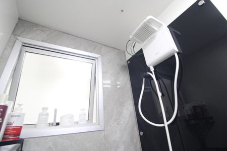 Banheiro de apartamento à venda com 2 quartos, 46m² em Jardim Sabara, São Paulo