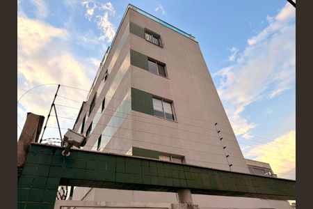 Apartamento à venda com 80m², 3 quartos e 2 vagasFachada