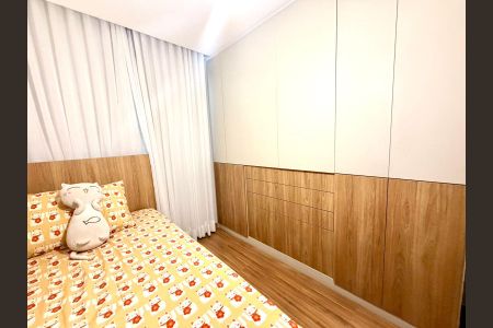 Apartamento à venda com 80m², 3 quartos e 2 vagasQuarto 