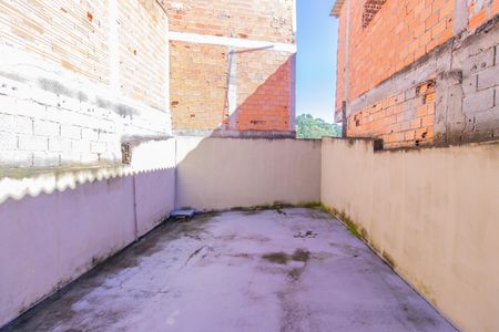 Casa para alugar com 70m², 2 quartos e sem vagaQuintal dos fundos