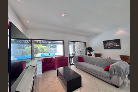 Sala de casa à venda com 1 quarto, 400m² em Barra da Tijuca, Rio de Janeiro