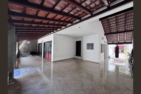 Casa à venda com 400m², 1 quarto e sem vaga Casa à venda com 400m², 1 quarto e sem vagaÁrea comum