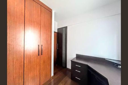 Apartamento à venda com 130m², 3 quartos e 4 vagasQuarto 2
