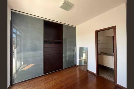 Apartamento à venda com 130m², 3 quartos e 4 vagasQuarto