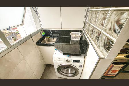 Apartamento à venda com 74m², 2 quartos e 1 vaga Apartamento à venda com 74m², 2 quartos e 1 vagaCozinha e Área de Serviço