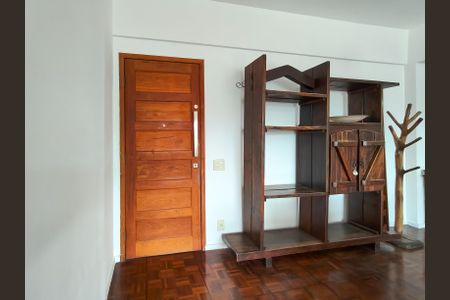 Apartamento para alugar com 130m², 3 quartos e 1 vaga Apartamento para alugar com 130m², 3 quartos e 1 vagaEntrada