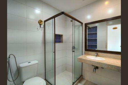 Apartamento para alugar com 130m², 3 quartos e 1 vaga Apartamento para alugar com 130m², 3 quartos e 1 vagaBanheiro da Suíte