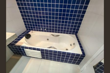 Apartamento para alugar com 130m², 3 quartos e 1 vaga Apartamento para alugar com 130m², 3 quartos e 1 vagaBanheiro da Suíte