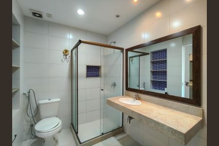 Apartamento para alugar com 130m², 3 quartos e 1 vaga Apartamento para alugar com 130m², 3 quartos e 1 vagaBanheiro da Suíte