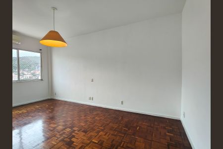 Apartamento para alugar com 130m², 3 quartos e 1 vaga Apartamento para alugar com 130m², 3 quartos e 1 vagaSuíte