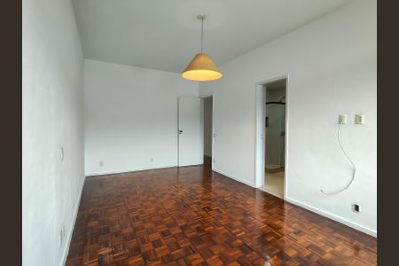 Apartamento para alugar com 130m², 3 quartos e 1 vaga Apartamento para alugar com 130m², 3 quartos e 1 vagaSuíte