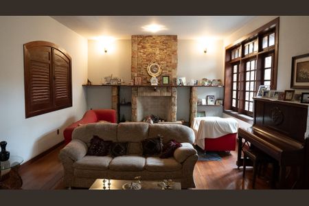 Casa à venda com 5 quartos, 850m² em Bandeirantes (pampulha), Belo Horizonte