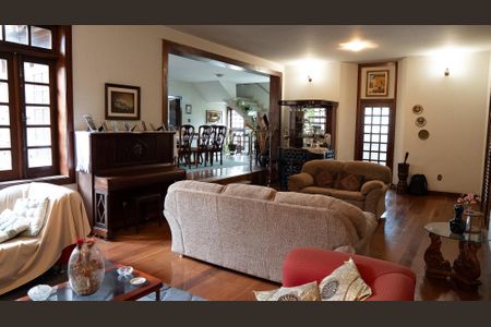 Casa à venda com 5 quartos, 850m² em Bandeirantes (pampulha), Belo Horizonte