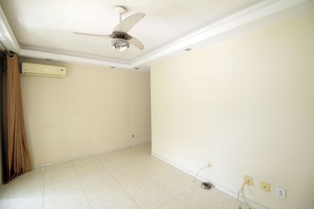 Sala de apartamento para alugar com 3 quartos, 69m² em Irajá, Rio de Janeiro