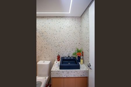 Apartamento à venda com 130m², 2 quartos e 3 vagasBanheiro da Suíte 2