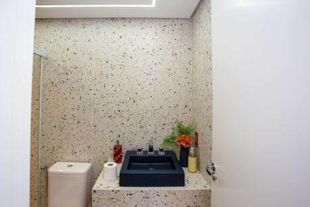 Apartamento à venda com 130m², 2 quartos e 3 vagasBanheiro da Suíte 2