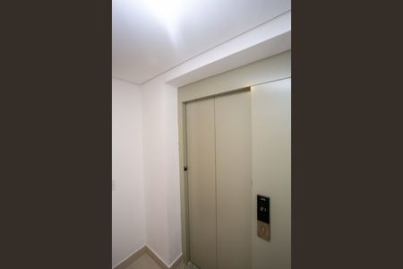 Apartamento à venda com 130m², 2 quartos e 3 vagasHall social
