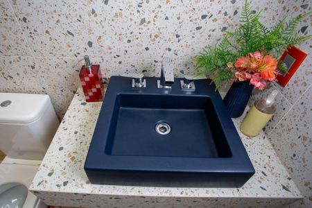 Apartamento à venda com 130m², 2 quartos e 3 vagasBanheiro da Suíte 2