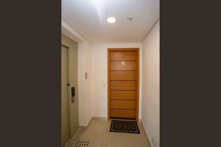 Apartamento à venda com 130m², 2 quartos e 3 vagasHall social