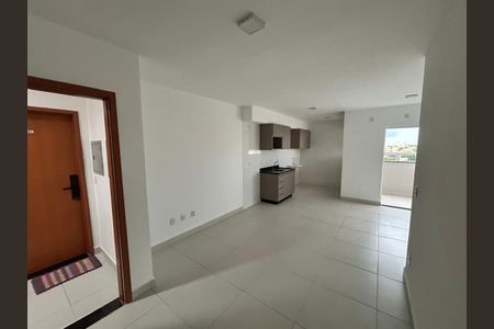 Apartamento para alugar com 2 quartos, 59m² em Segismundo Pereira, Uberlândia