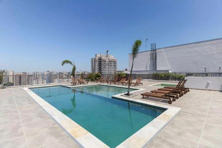 Apartamento à venda com 49m², 2 quartos e 1 vaga Apartamento à venda com 49m², 2 quartos e 1 vagaÁrea comum - Piscina