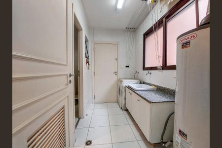 Apartamento à venda com 126m², 3 quartos e 3 vagas Apartamento à venda com 126m², 3 quartos e 3 vagasÁrea de Serviço