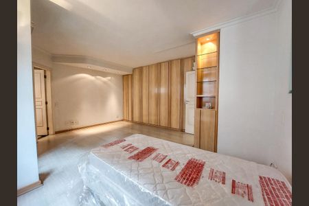 Apartamento à venda com 126m², 3 quartos e 3 vagas Apartamento à venda com 126m², 3 quartos e 3 vagasSuíte