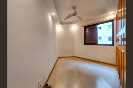 Apartamento à venda com 126m², 3 quartos e 3 vagas Apartamento à venda com 126m², 3 quartos e 3 vagasQuarto 2