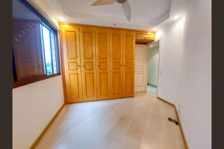 Apartamento à venda com 126m², 3 quartos e 3 vagas Apartamento à venda com 126m², 3 quartos e 3 vagasQuarto 2
