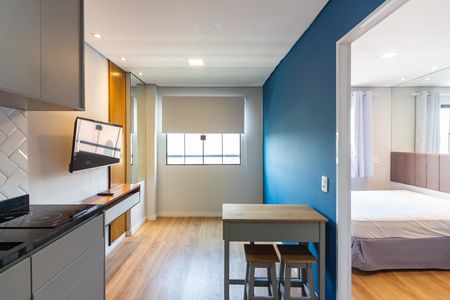 Sala e Cozinha  de apartamento para alugar com 1 quarto, 24m² em Bonfim, Osasco