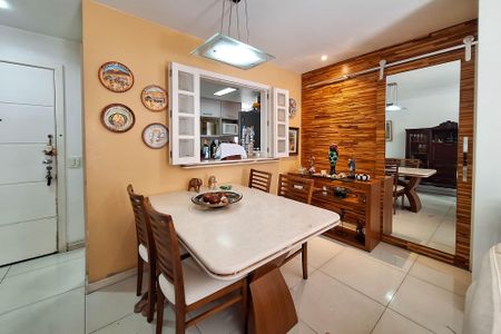 Apartamento à venda com 80m², 2 quartos e 2 vagasSala