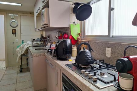 Apartamento à venda com 80m², 2 quartos e 2 vagasCozinha