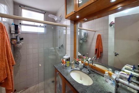 Apartamento à venda com 80m², 2 quartos e 2 vagasBanheiro da Suíte 1