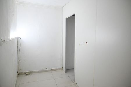Closet de casa para alugar com 1 quarto, 80m² em Vila Liviero, São Paulo