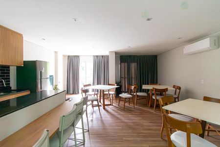 Apartamento à venda com 60m², 3 quartos e 1 vaga Apartamento à venda com 60m², 3 quartos e 1 vagaÁrea comum - Salão de festas