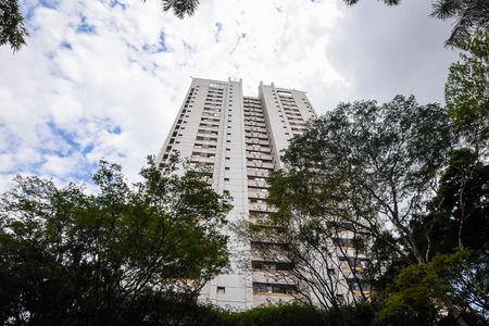 Apartamento para alugar com 185m², 3 quartos e 3 vagasFachada
