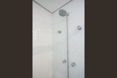 Apartamento para alugar com 185m², 3 quartos e 3 vagasChuveiro do Banheiro da Suíte 1