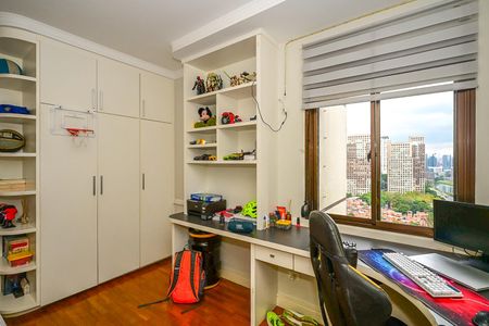 Apartamento para alugar com 185m², 3 quartos e 3 vagasSuíte 1