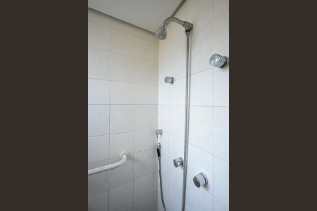 Apartamento para alugar com 185m², 3 quartos e 3 vagasChuveiro do Banheiro da Suíte 2