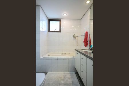 Apartamento para alugar com 185m², 3 quartos e 3 vagasBanheiro da Suíte  3