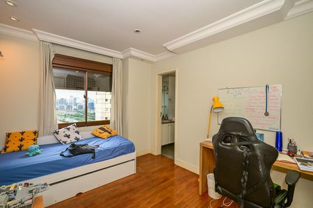 Apartamento para alugar com 185m², 3 quartos e 3 vagasSuíte 2