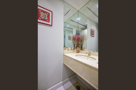 Apartamento para alugar com 185m², 3 quartos e 3 vagasLavabo