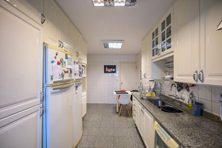 Apartamento para alugar com 185m², 3 quartos e 3 vagasCozinha