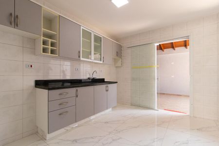 Casa de condomínio para alugar com 175m², 4 quartos e 2 vagasCozinha - Armários