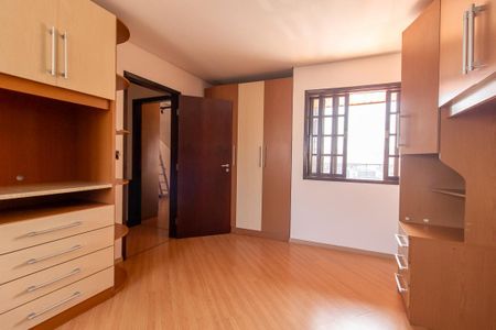 Casa de condomínio para alugar com 175m², 4 quartos e 2 vagasQuarto 4 - Suíte