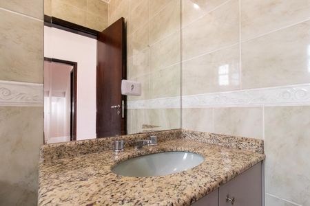 Casa de condomínio para alugar com 175m², 4 quartos e 2 vagasBanheiro da Suíte 1