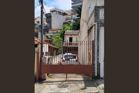 Casa à venda com 80m², 2 quartos e 1 vaga Casa à venda com 80m², 2 quartos e 1 vagaFachada