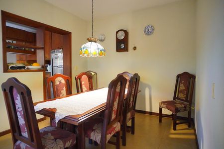 Sala de casa à venda com 3 quartos, 334m² em Petrópolis, Porto Alegre